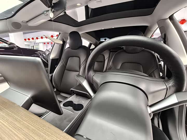 Фото 7 - Tesla Model 3