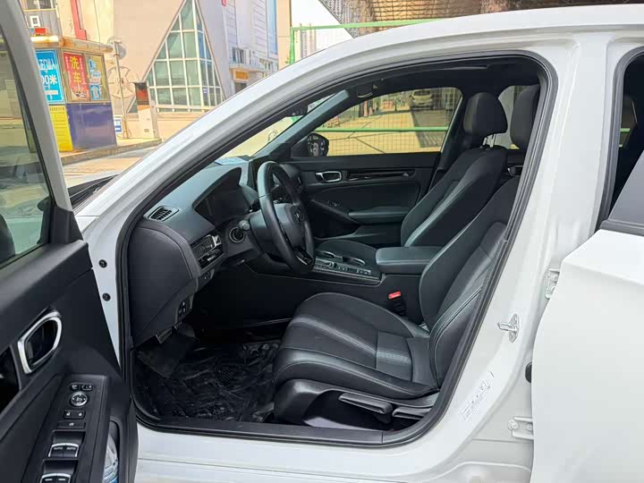 Фото 8 - Honda Civic