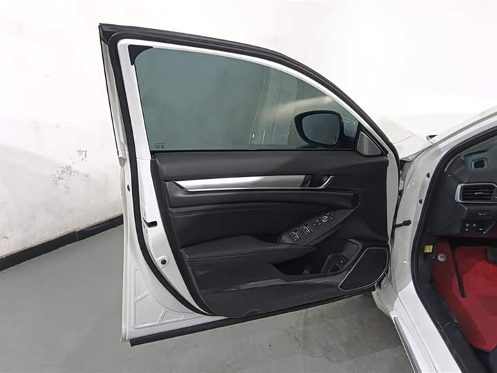 Фото 7 - Honda Accord