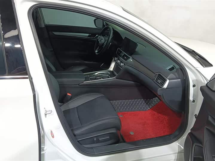 Фото 8 - Honda Accord