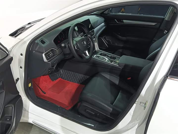 Фото 9 - Honda Accord