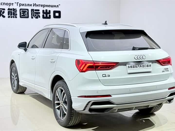 Фото 6 - Audi Q3