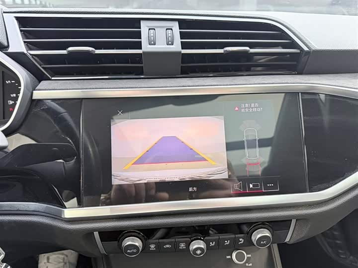 Фото 9 - Audi Q3