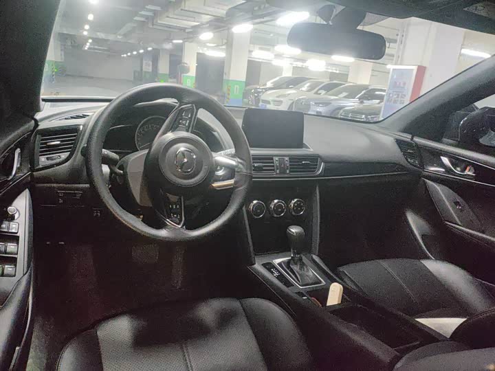 Фото 3 - Mazda CX-4