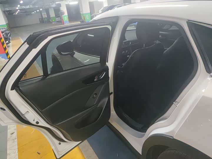 Фото 8 - Mazda CX-4