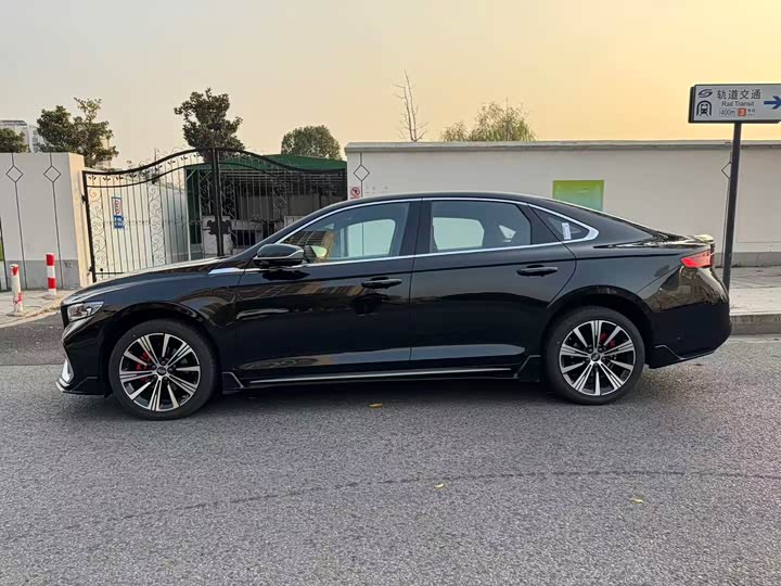 Фото 4 - Geely Preface