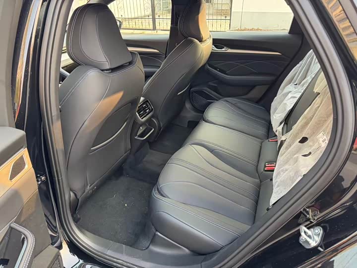 Фото 9 - Geely Preface