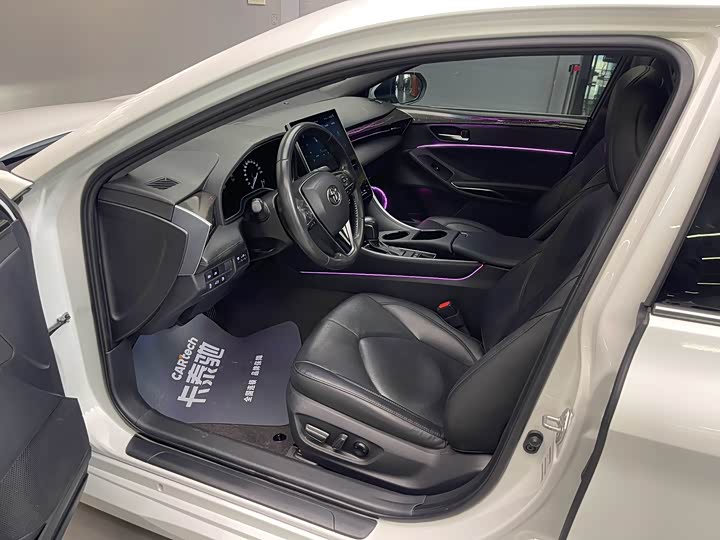 Фото 8 - Toyota Avalon