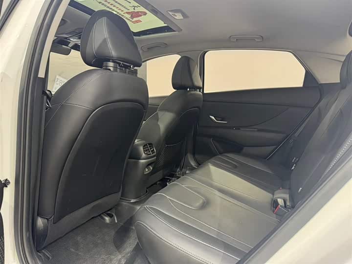 Фото 8 - Hyundai Elantra N line