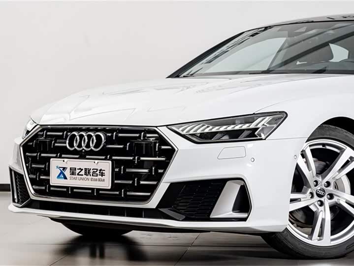 Фото 3 - Audi A7L