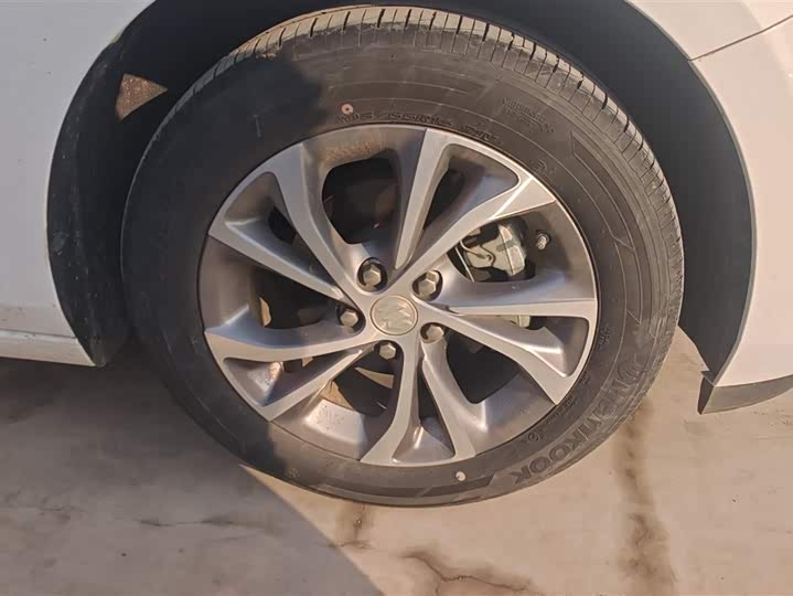 Фото 6 - Buick Verano