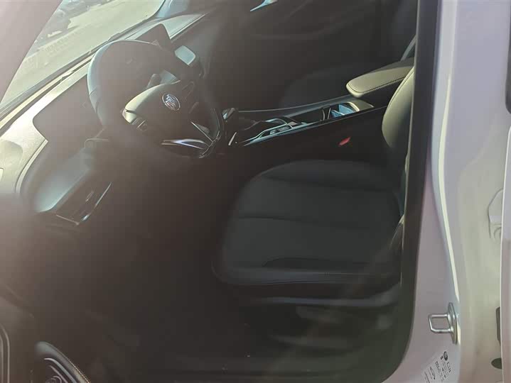 Фото 9 - Buick Verano