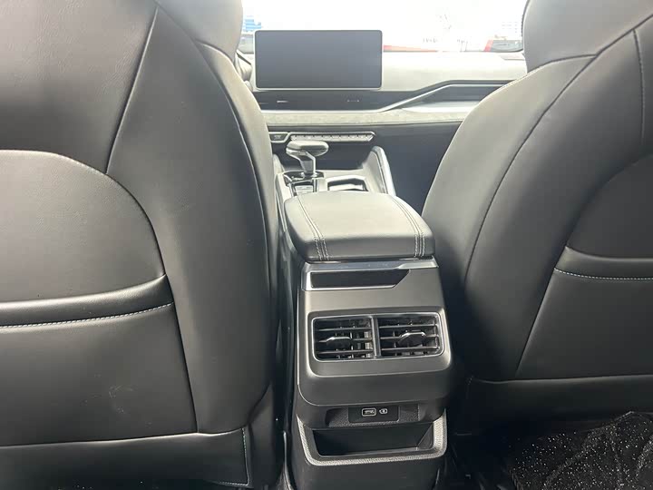 Фото 6 - Geely Preface