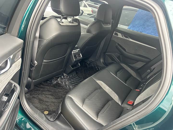 Фото 8 - Geely Preface