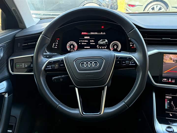 Фото 7 - Audi A6L
