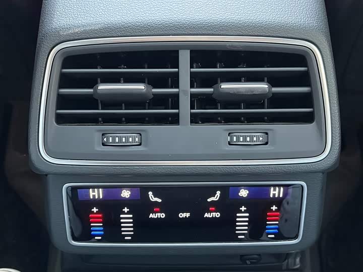 Фото 9 - Audi A6L