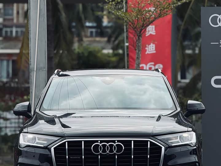 Фото 2 - Audi Q7