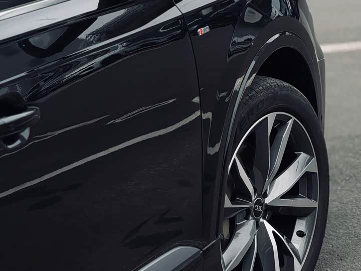 Фото 3 - Audi Q7