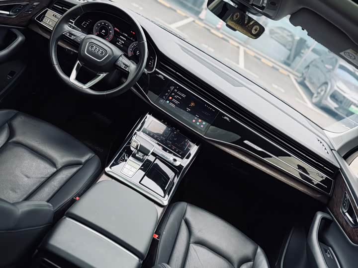 Фото 5 - Audi Q7