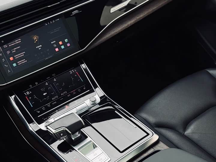 Фото 8 - Audi Q7