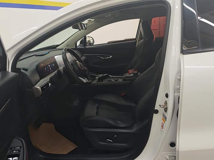 Фото 9 - Changan UNI-T