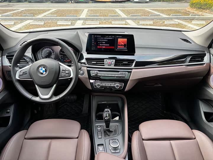 Фото 8 - BMW X1