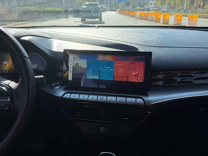 Фото 8 - MG Motor 5