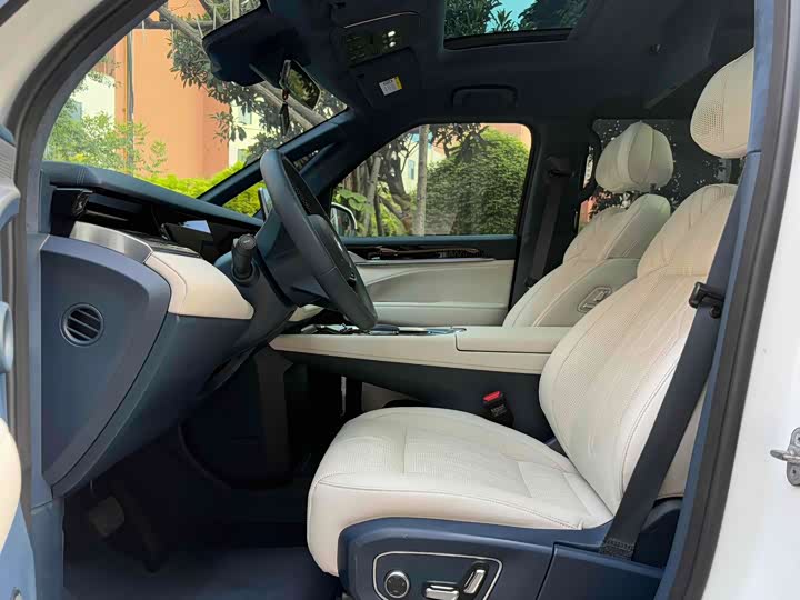 Фото 4 - Zeekr 009