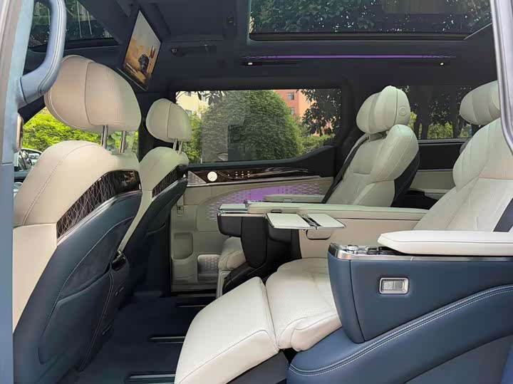 Фото 5 - Zeekr 009