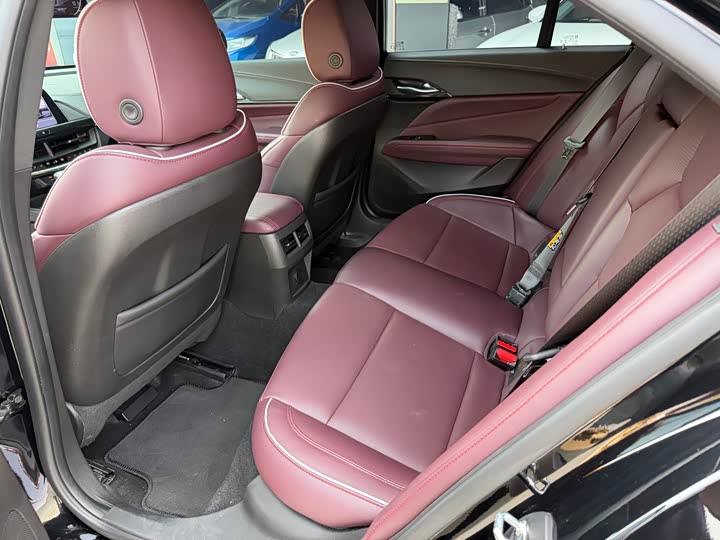 Фото 6 - Cadillac CT4