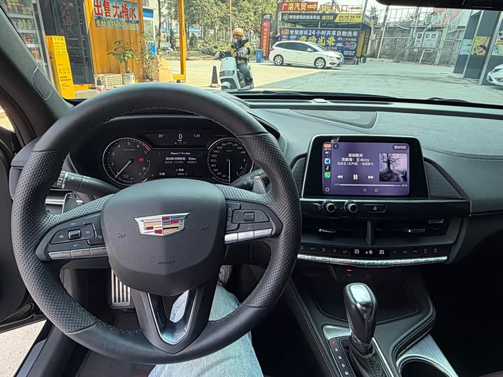 Фото 8 - Cadillac CT4