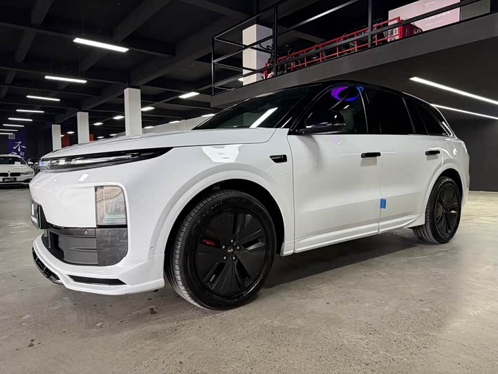 Фото 1 - LiXiang L6