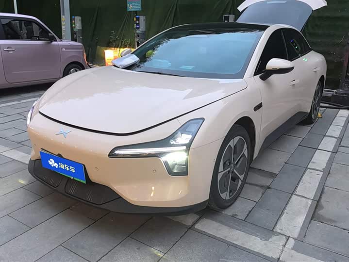 Фото 1 - XPeng Mona M03