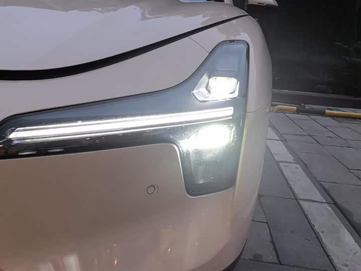 Фото 5 - XPeng Mona M03