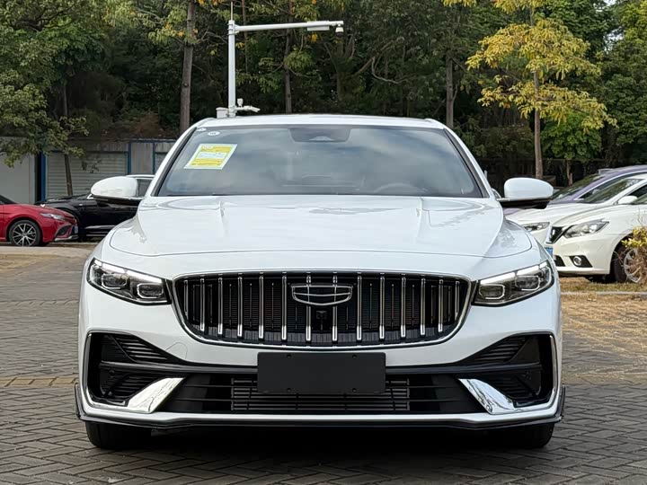 Фото 2 - Geely Preface