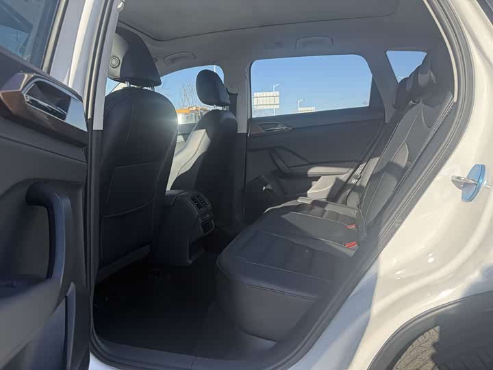 Photo 8 - Volkswagen Tharu