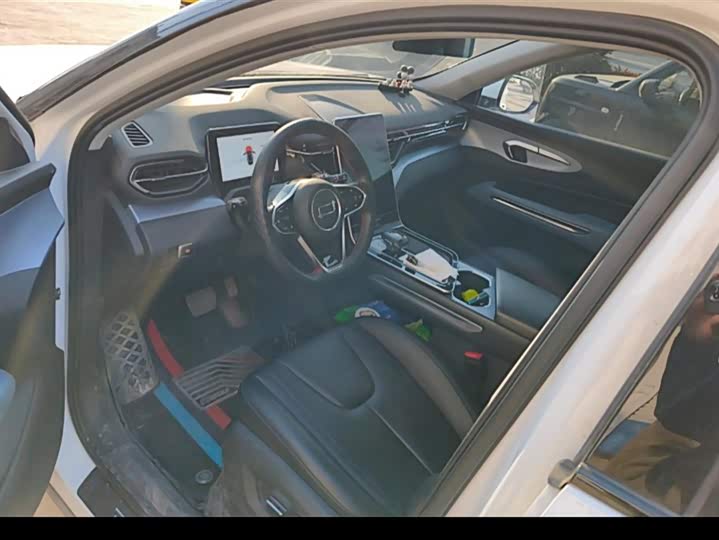 Фото 9 - Bestune T90