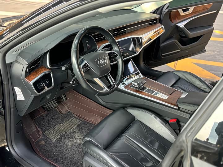 Фото 8 - Audi A7