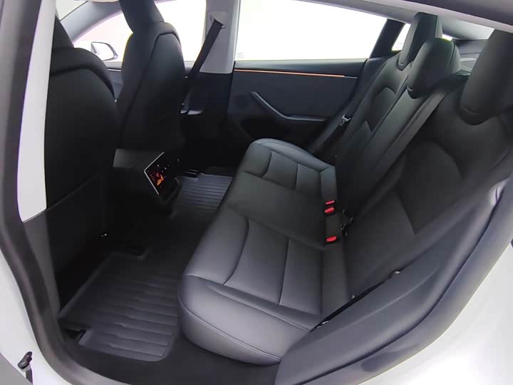 Фото 5 - Tesla Model 3