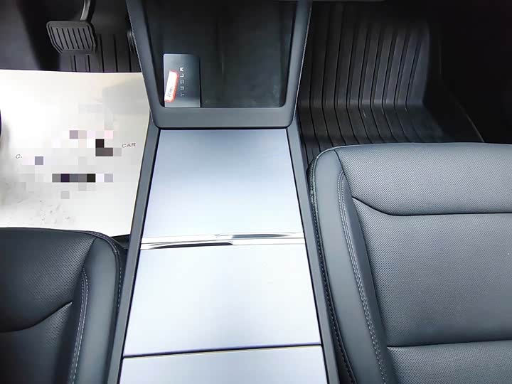 Фото 6 - Tesla Model 3