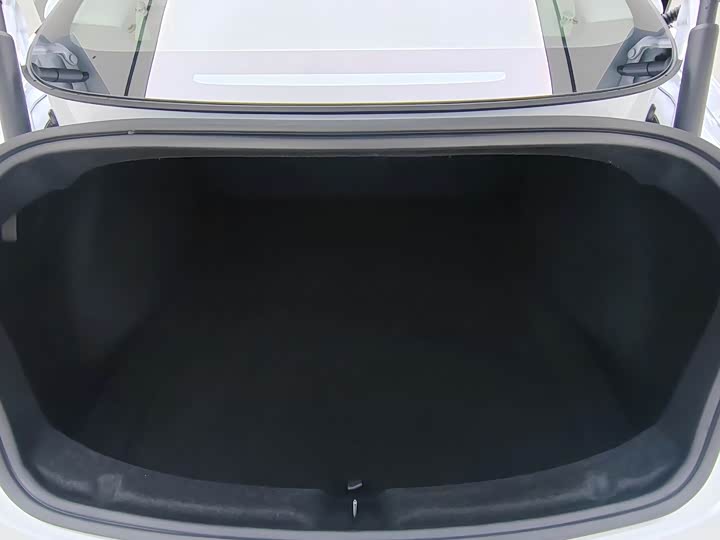 Фото 9 - Tesla Model 3