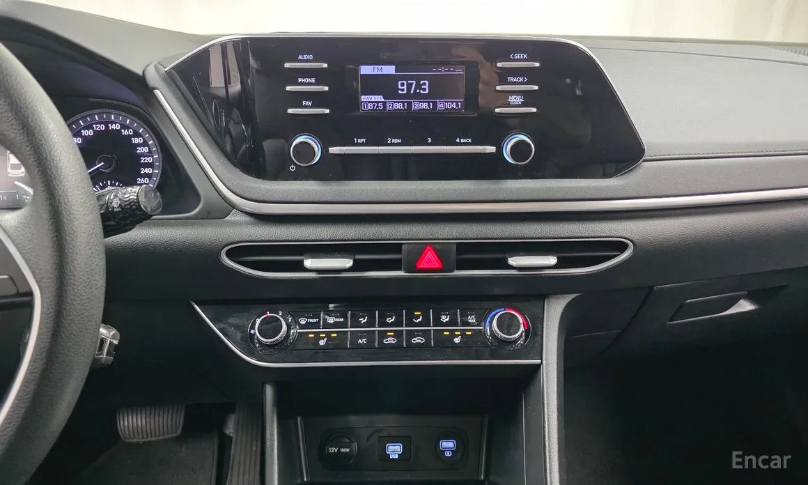 Фото 14 - Hyundai Sonata