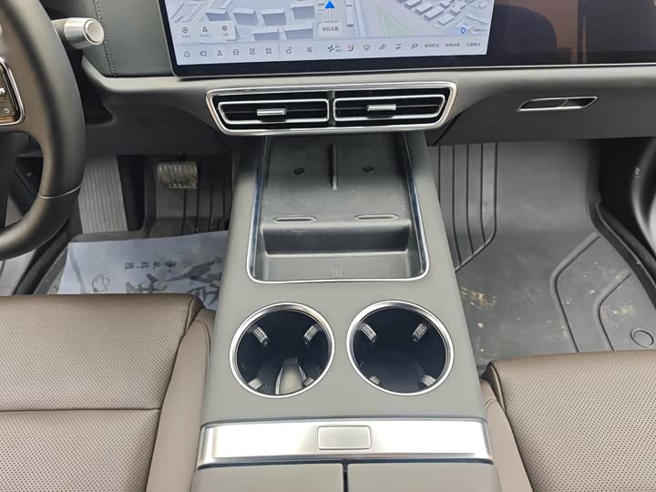 Фото 8 - LiXiang L9