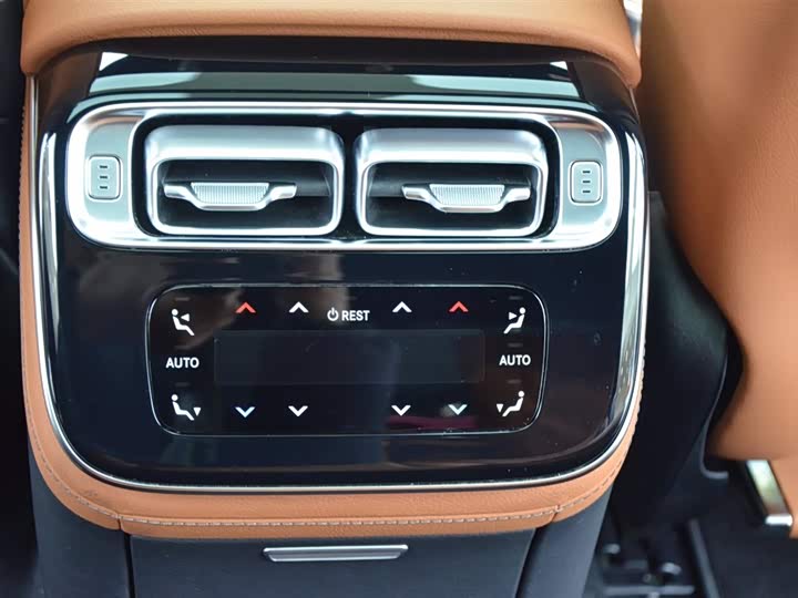 Фото 9 - Mercedes-Benz S-Class