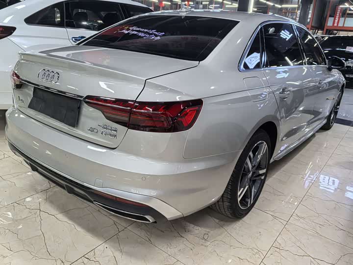 Фото 6 - Audi A4L