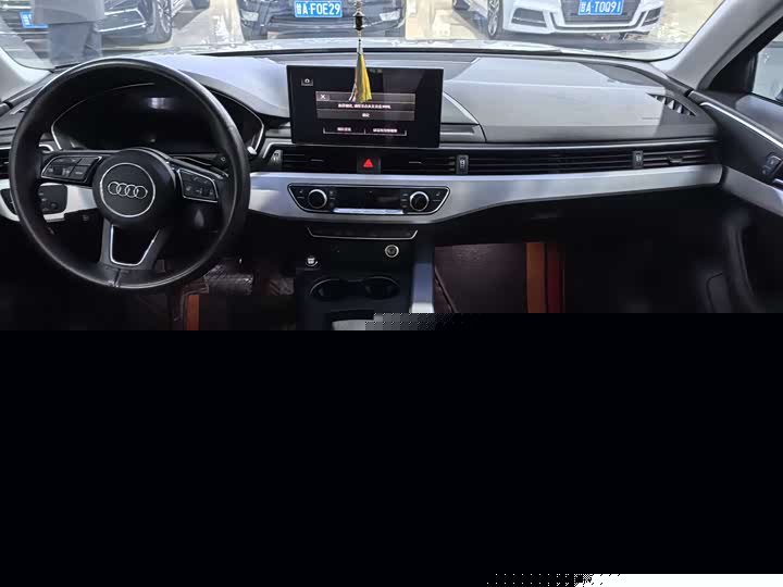 Фото 8 - Audi A4L