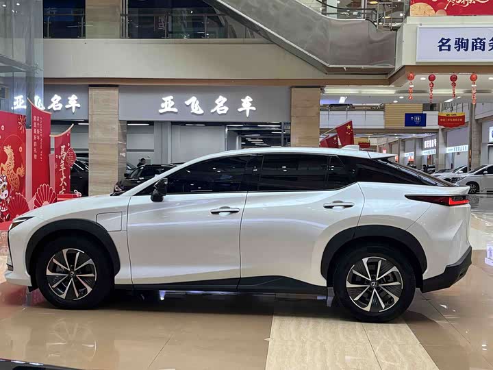 Фото 2 - Lexus RZ