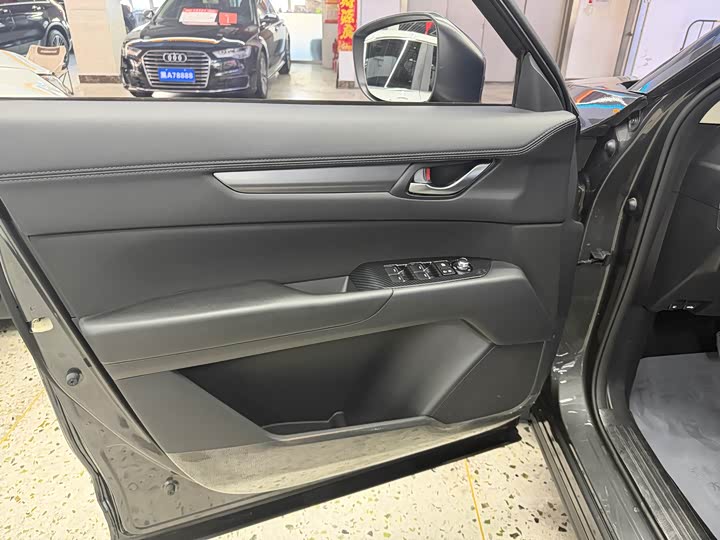 Фото 8 - Mazda CX-5