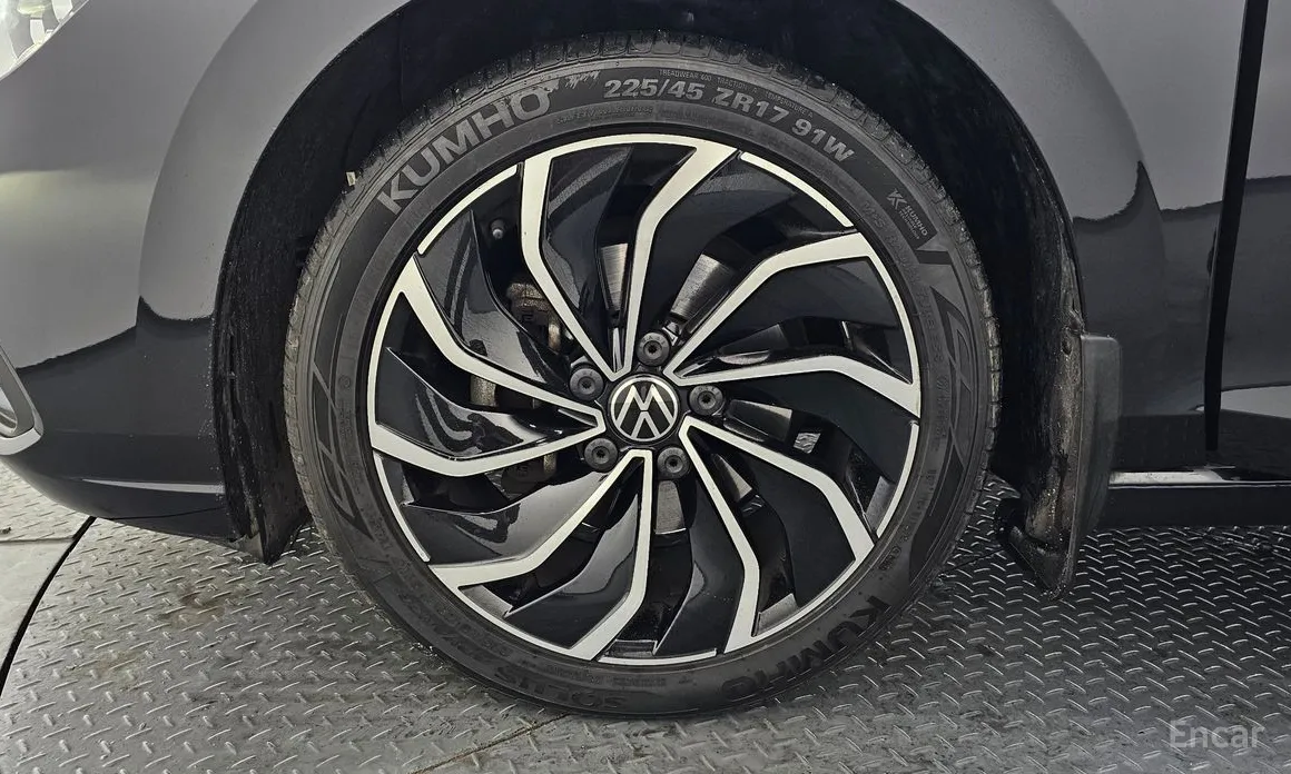 Фото 5 - Volkswagen Golf