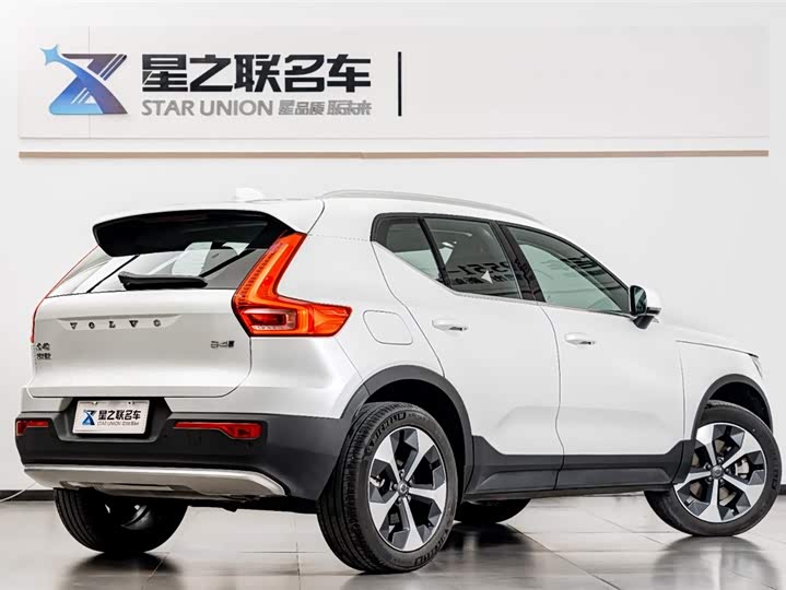 Фото 7 - Volvo XC40